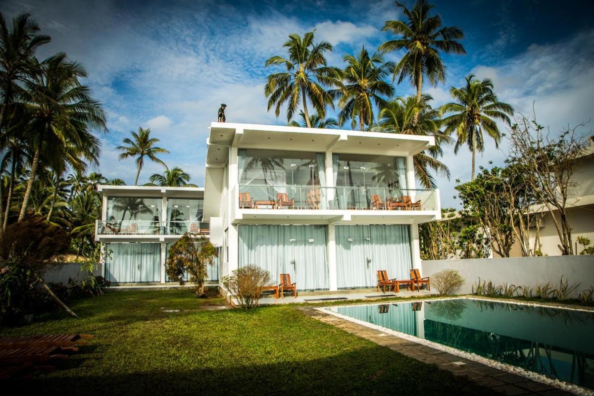Infinity Of Sri Lanka Hotel Paiyagala Exterior photo