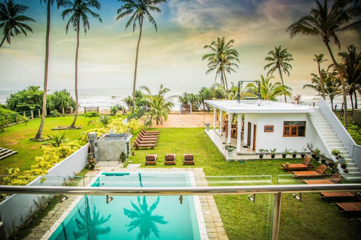Infinity Of Sri Lanka Hotel Paiyagala Exterior photo