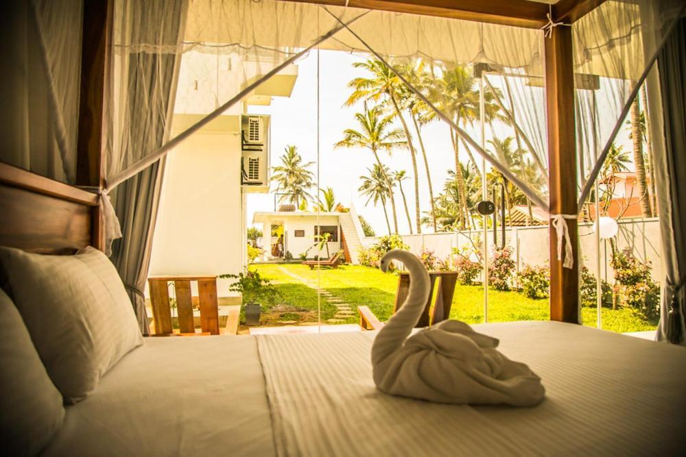Infinity Of Sri Lanka Hotel Paiyagala Exterior photo