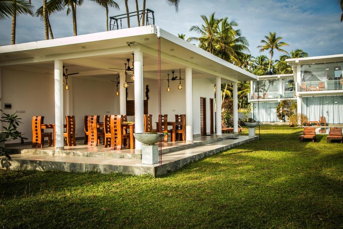 Infinity Of Sri Lanka Hotel Paiyagala Exterior photo