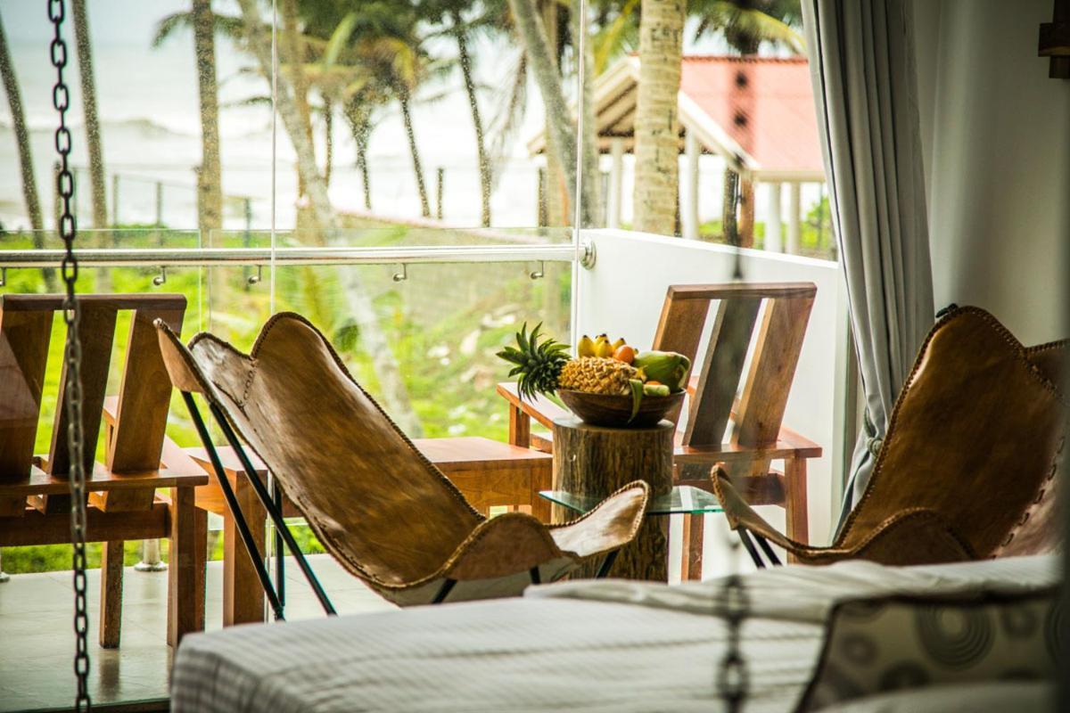 Infinity Of Sri Lanka Hotel Paiyagala Exterior photo